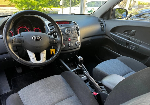 Kia Ceed cena 17600 przebieg: 140000, rok produkcji 2009 z Łódź małe 301